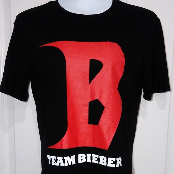 OFFICIAL JUSTIN BIEBER CONCERT TOUR TEE - Picture 2 of 8